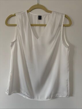 Shein White V-Neck Sleeveless Top